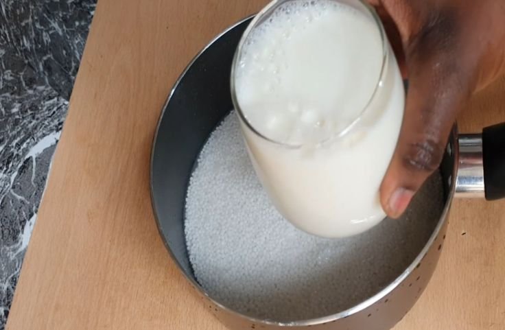 Add milk to the soaked tapioca pearls