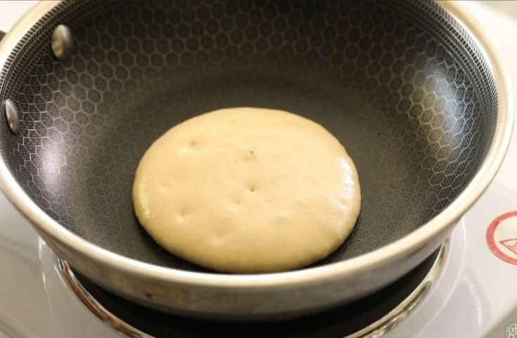 Cooking the pancake