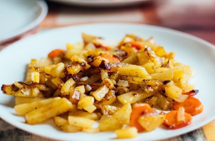 Well-cooked cassava root with vegetables for diabetics