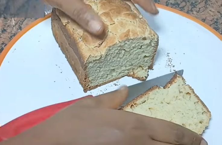 Sliced cassava flour bread