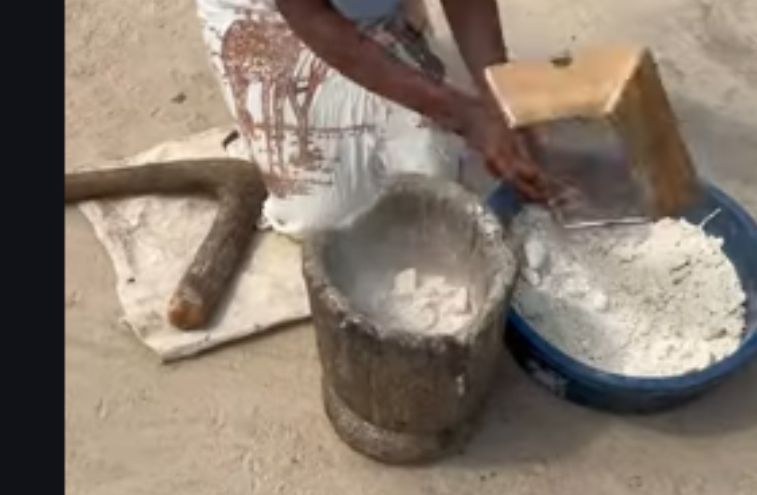 Traditional method of making cassava flour