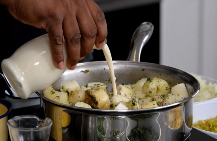 Adding butter and sugar mixture