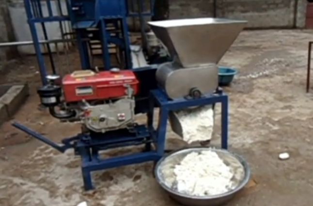 Cassava grating/grinding machine