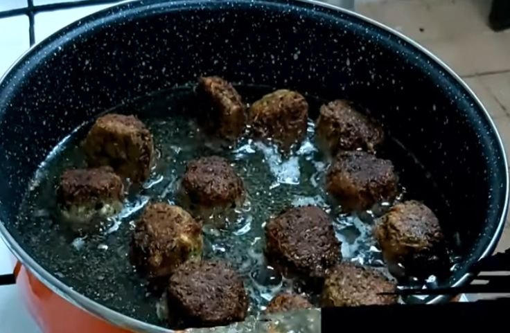Vegan cassava nuggets cooking