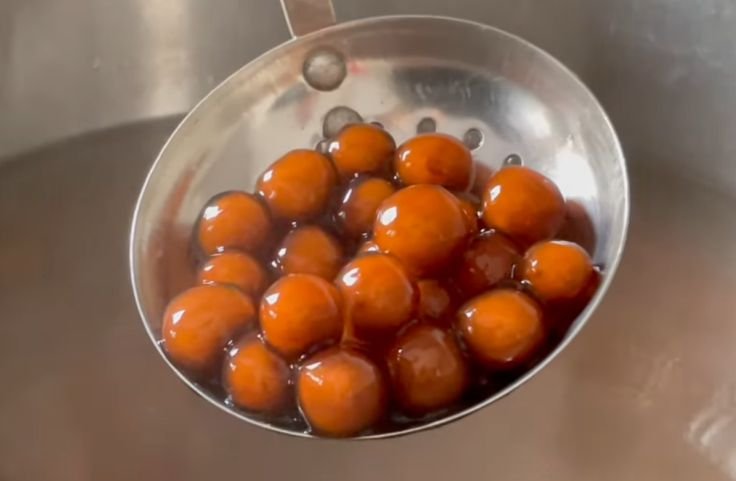Freshly cooked tapioca pearls