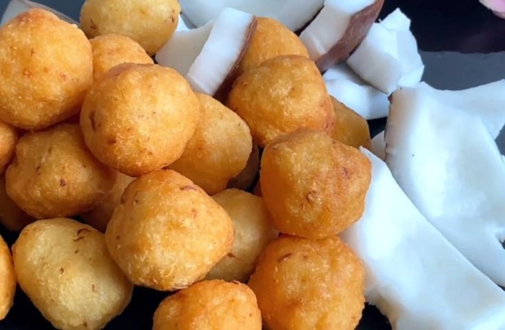 Fried cassava balls