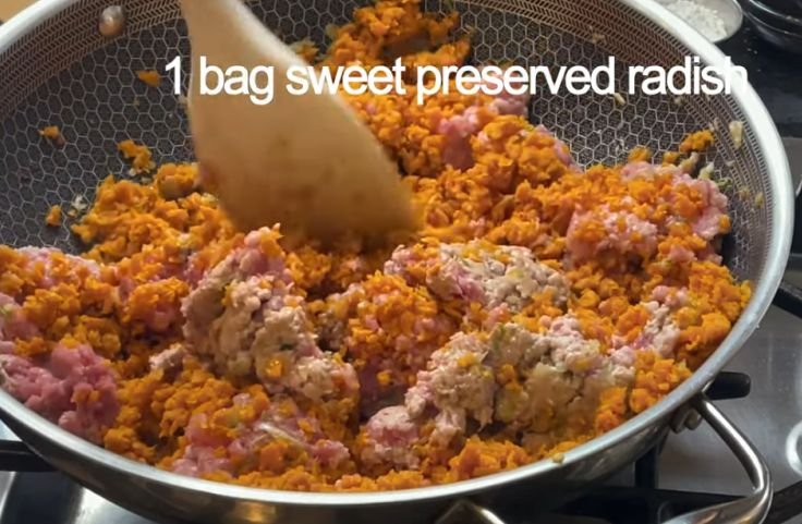 Add preserved shredded radish