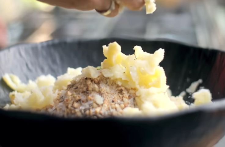 Preparing the potato and peanuts for sabudana vada