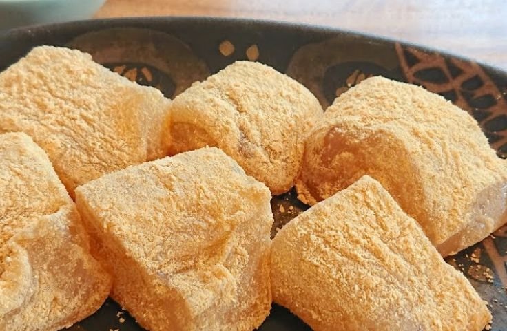Freshly made Cassava Mochi